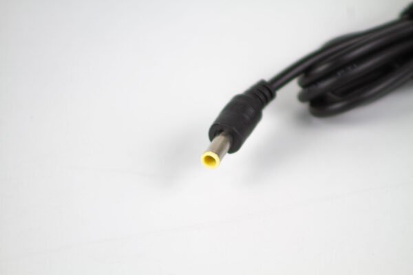CARGADOR SAMSUNG 14V/2A 5.5*3.0MM - Image 2